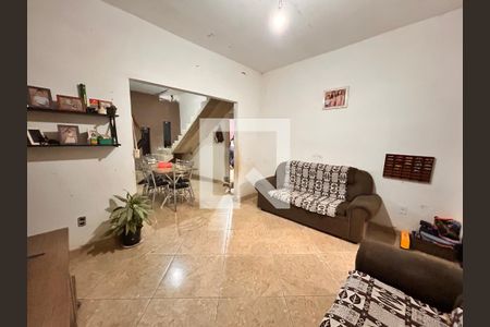 Casa à venda com 2 quartos, 132m² em Arvoredo, Contagem