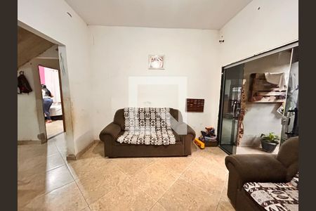 Casa à venda com 2 quartos, 132m² em Arvoredo, Contagem