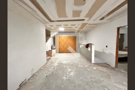 Casa à venda com 2 quartos, 132m² em Arvoredo, Contagem