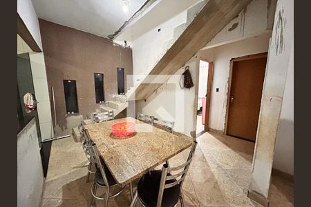 Casa à venda com 2 quartos, 132m² em Arvoredo, Contagem
