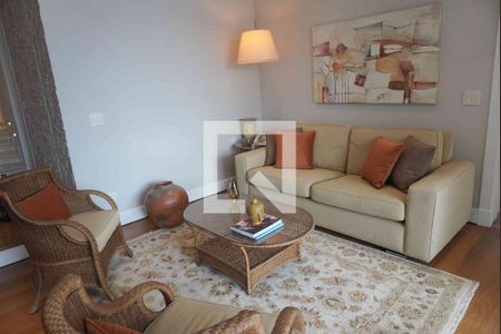 Sala Íntima de casa de condomínio à venda com 3 quartos, 427m² em Alphaville, Santana de Parnaíba