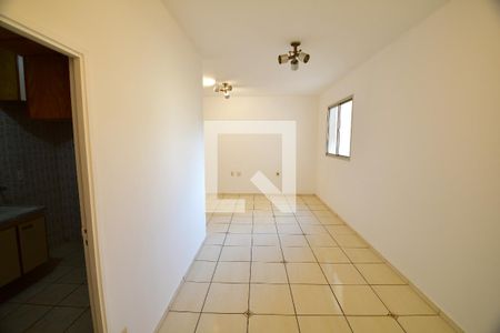 Sala de apartamento à venda com 2 quartos, 70m² em Vila Angelino Rossi, Campinas