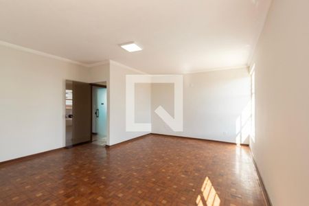 Casa para alugar com 5 quartos, 245m² em Jardim Santa Rosália, Sorocaba