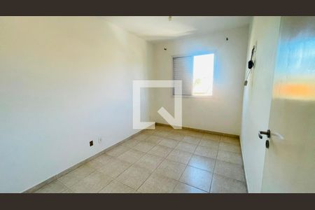 Quarto 2 de apartamento para alugar com 2 quartos, 56m² em Outeiro de Passárgada, Cotia