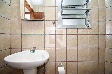 banheiro de apartamento para alugar com 1 quarto, 40m² em Pinheiros, São Paulo