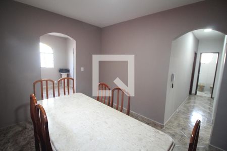 Sala de casa à venda com 2 quartos, 374m² em Milionários, Belo Horizonte