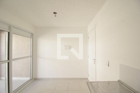 Apartamento para alugar com 2 quartos, 34m² em Parque Industrial Tomas Edson, São Paulo