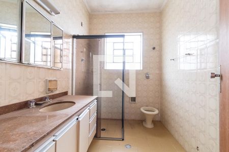 Banheiro 1 de casa à venda com 4 quartos, 325m² em Vila Ré, São Paulo