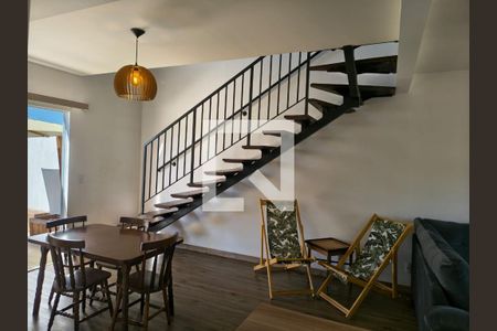 Sala de casa de condomínio para alugar com 2 quartos, 84m² em Balneário Tropical, Paulínia