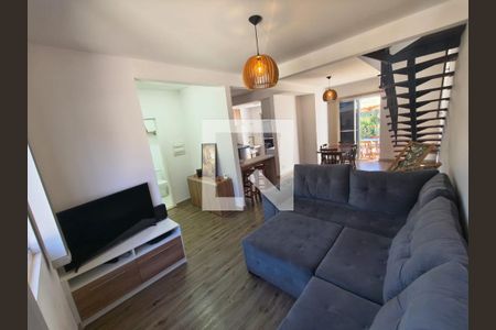 Sala de casa de condomínio para alugar com 2 quartos, 84m² em Balneário Tropical, Paulínia
