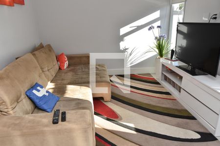 sala de TV de casa de condomínio para alugar com 4 quartos, 322m² em Gramadão, Jundiaí