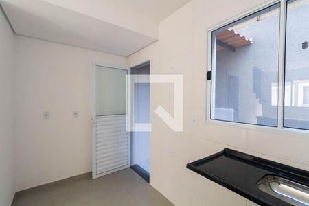 Cozinha de apartamento para alugar com 2 quartos, 42m² em Jardim Robru, São Paulo
