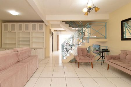 Casa à venda com 3 quartos, 195m² em Santa Felicidade, Curitiba