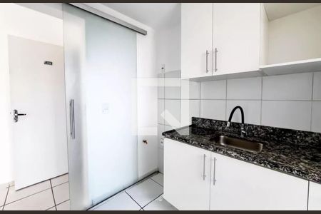 Cozinha de apartamento à venda com 3 quartos, 68m² em Vila Amaral, Belo Horizonte