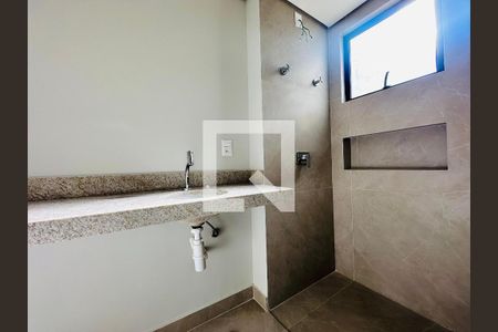 Banheiro da Suíte 1 de apartamento à venda com 2 quartos, 60m² em Anchieta, Belo Horizonte