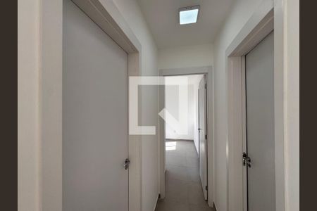 Corredor de apartamento à venda com 2 quartos, 50m² em Recreio dos Bandeirantes, Rio de Janeiro
