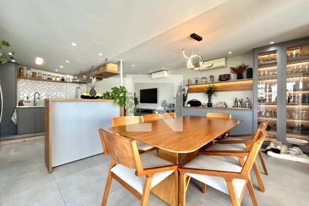 Sala de apartamento à venda com 2 quartos, 116m² em Jardim Prudência, São Paulo