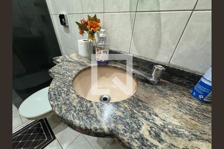 Banheiro Social - Térreo de casa de condomínio à venda com 4 quartos, 312m² em Águas Claras, Brasília