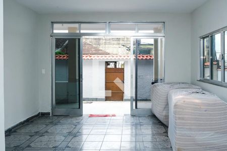 Sala de casa para alugar com 2 quartos, 161m² em Guarani, Nova Iguaçu