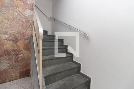 Escada de casa à venda com 4 quartos, 95m² em Vila Medeiros, São Paulo