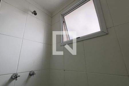 Banheiro da Suíte de apartamento para alugar com 3 quartos, 64m² em Jardim Bela Vista, Guarulhos