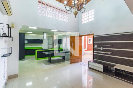Sala de casa à venda com 3 quartos, 210m² em Água Rasa, São Paulo