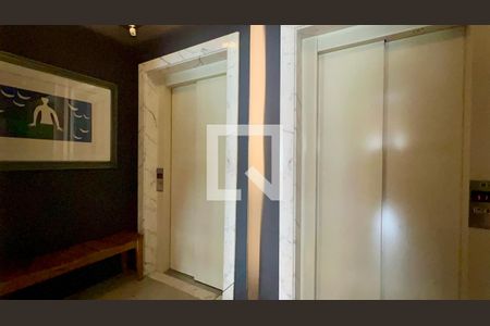 Hall social de apartamento à venda com 2 quartos, 151m² em Jardim Paulista, São Paulo