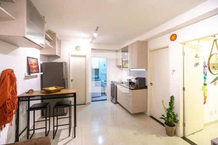 Sala e cozinha de apartamento à venda com 2 quartos, 38m² em Chácara Califórnia, São Paulo