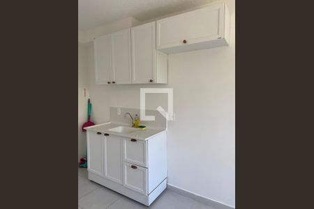Sala / Cozinha de apartamento para alugar com 2 quartos, 32m² em Jardim Celeste, São Paulo