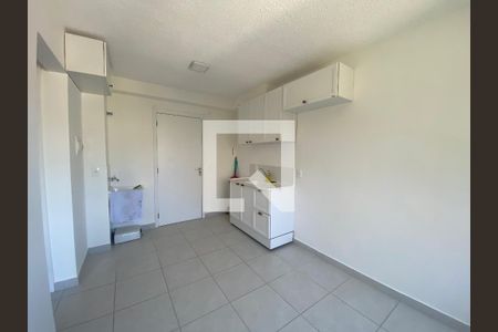 Sala / Cozinha de apartamento para alugar com 2 quartos, 32m² em Jardim Celeste, São Paulo