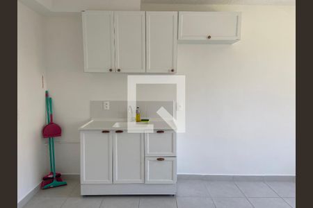 Sala / Cozinha de apartamento para alugar com 2 quartos, 32m² em Jardim Celeste, São Paulo