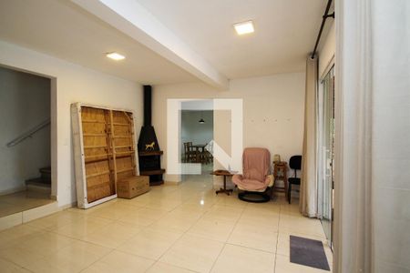 Sala de Estar de casa de condomínio para alugar com 3 quartos, 264m² em Chácara Represinha, Cotia
