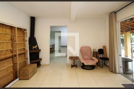 Sala de Estar de casa de condomínio para alugar com 3 quartos, 264m² em Chácara Represinha, Cotia