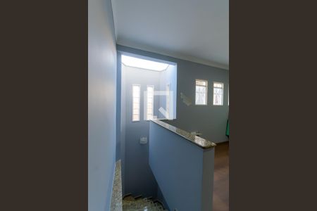 Escada de casa à venda com 3 quartos, 300m² em Vila Rica, São Paulo