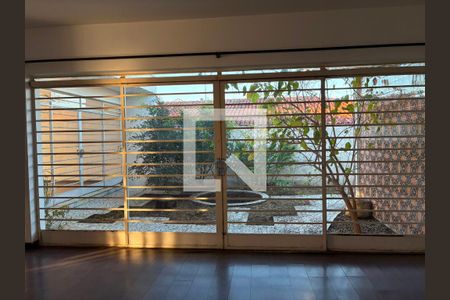 Casa para alugar com 3 quartos, 308m² em Jardim Social, Curitiba