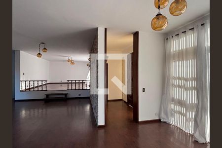 Casa para alugar com 3 quartos, 308m² em Jardim Social, Curitiba