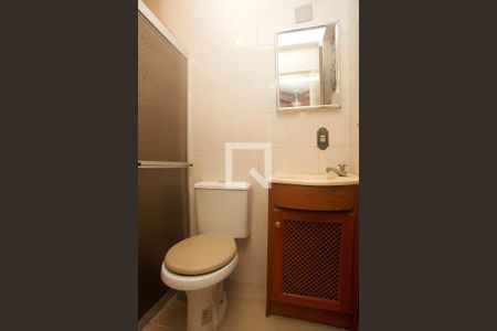 Banheiro da suíte de apartamento à venda com 1 quarto, 42m² em Jardim Botânico, Porto Alegre