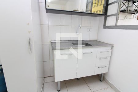 Sala/Cozinha de casa de condomínio para alugar com 1 quarto, 30m² em Jardim Verônia, São Paulo