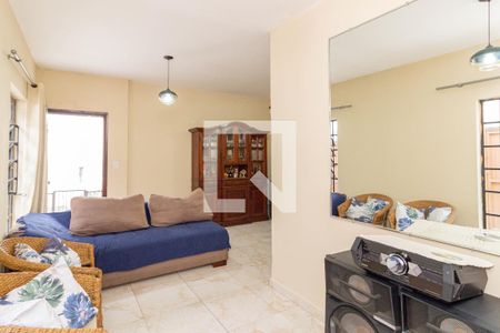 Casa à venda com 3 quartos, 400m² em Parque Pan Americano, São Paulo