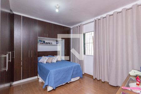 Quarto 2 de casa à venda com 3 quartos, 400m² em Parque Pan Americano, São Paulo