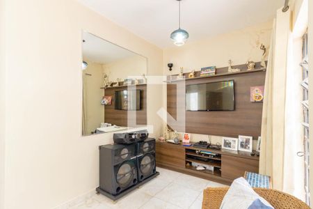 Casa à venda com 3 quartos, 400m² em Parque Pan Americano, São Paulo