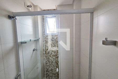 Banheiro da Suíte 1 de apartamento para alugar com 2 quartos, 86m² em Guilhermina, Praia Grande