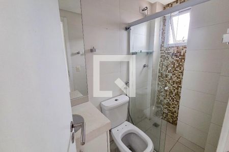 Banheiro da Suíte 1 de apartamento para alugar com 2 quartos, 86m² em Guilhermina, Praia Grande