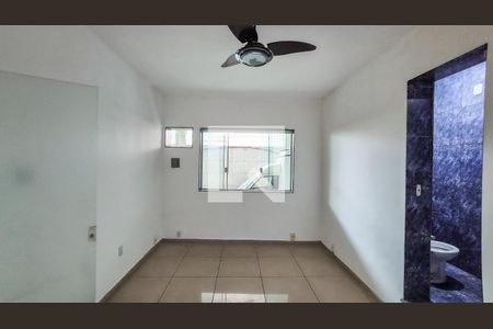 Quarto 1 de casa para alugar com 2 quartos, 400m² em Colégio, Rio de Janeiro