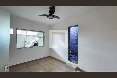 Quarto 1 de casa para alugar com 2 quartos, 400m² em Colégio, Rio de Janeiro