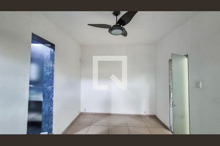 Quarto 1 de casa para alugar com 2 quartos, 400m² em Colégio, Rio de Janeiro