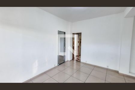 Sala de casa para alugar com 2 quartos, 400m² em Colégio, Rio de Janeiro