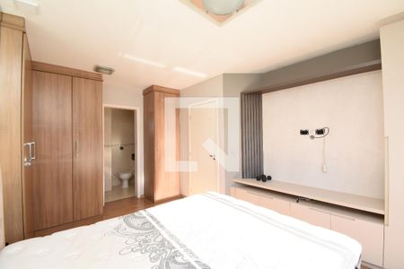 Suíte de casa de condomínio à venda com 3 quartos, 190m² em Bacacheri, Curitiba
