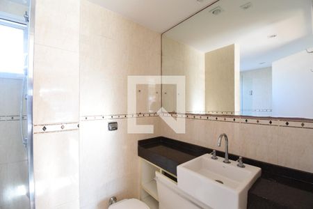 Banheiro da Suíte de casa de condomínio à venda com 3 quartos, 190m² em Bacacheri, Curitiba