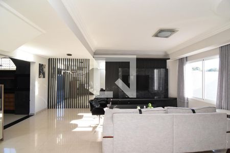 Sala de casa de condomínio à venda com 3 quartos, 190m² em Bacacheri, Curitiba